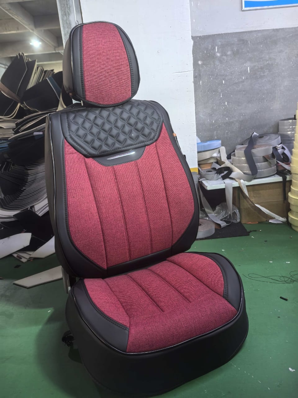 Каркасные авточехлы из экокожи и кашемира  