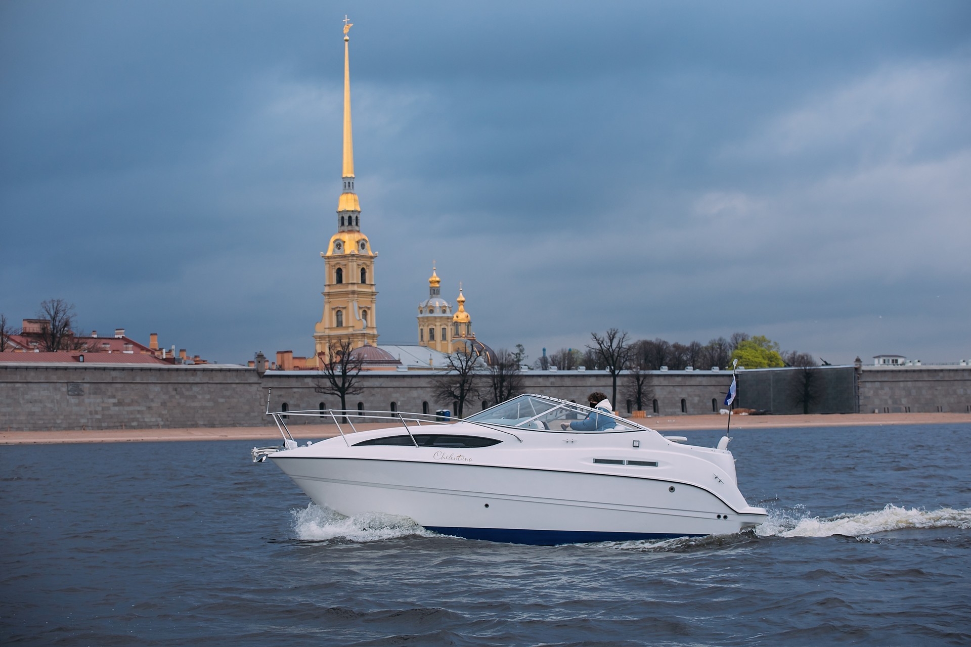 аренда катера спб,катер челентано, катер с капитаном Питер, катер на 11 человек спб, катер Спб недорого