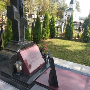 памятник из гранита