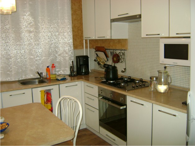 кремовая кухня