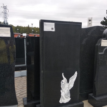 памятник с ангелом