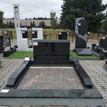 памятник на двоих