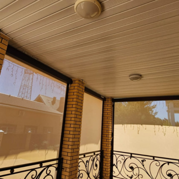 Рулонные шторы мини на лоджии, балконе блэк аут