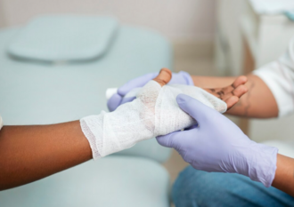 Пошаговая инструкция: как правильно делать перевязки после операции