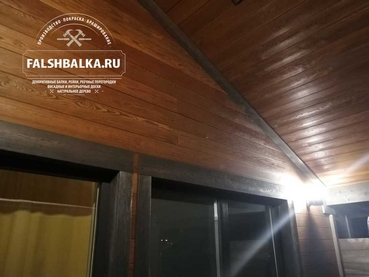 Монтаж брашированной и окрашенной фасадной доски из лиственницы на летней кухне