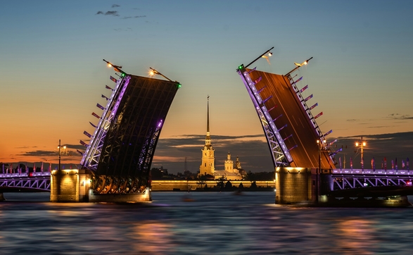 Санкт Петербург, Разводной мост