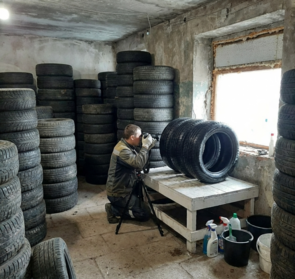 Четвертый этап работы нашего магазина: фотографирование, храние, выдача б/у шин