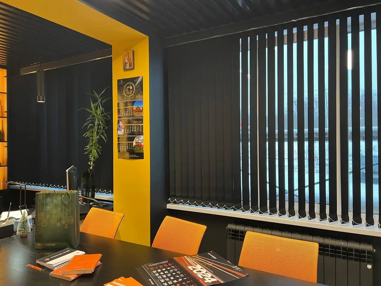 Вертикальные жалюзи в офис Самара