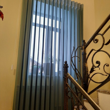 Рулонные шторы мини на лоджии, балконе блэк аут