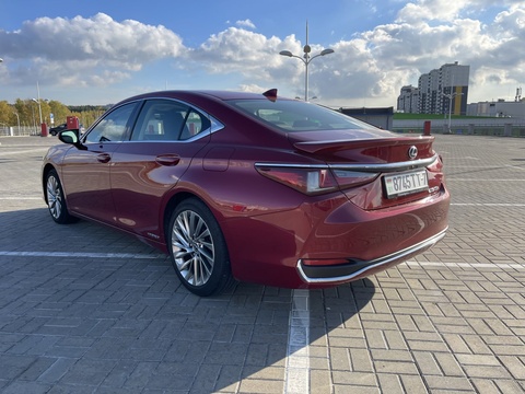 ФОТО: LEXUS ES