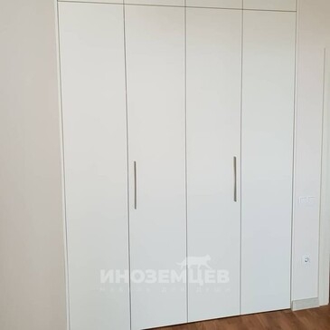 Шкаф-гармошка белый складной