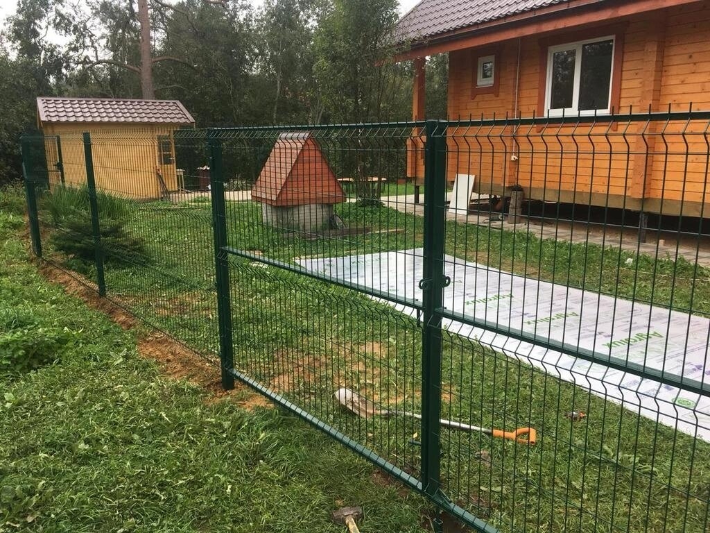 Изготовление и монтаж козырьков из металла над входом в Новосибирске