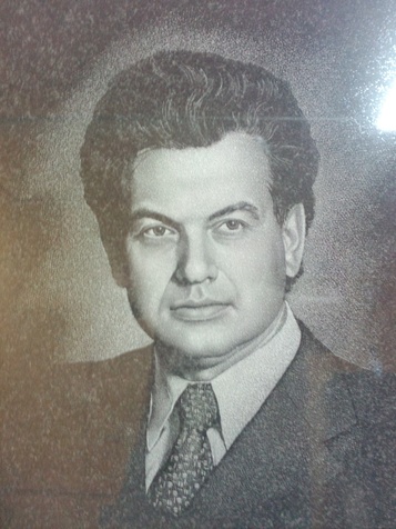 Портрет на памятнике, ручная гравировка