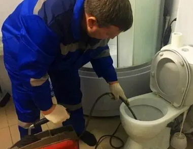 Прочистить засор унитаза в Саратове 