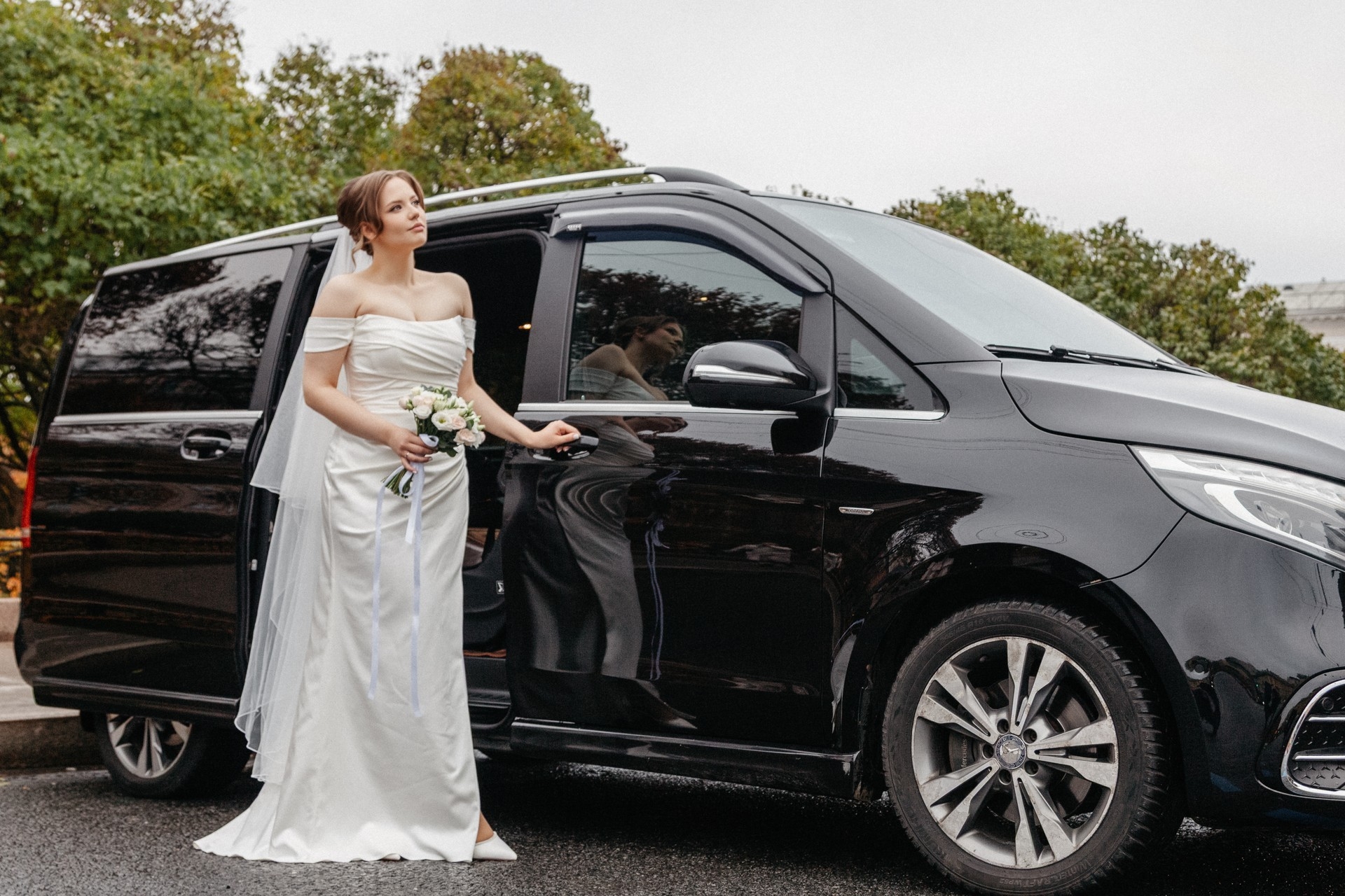 Невеста и V-class