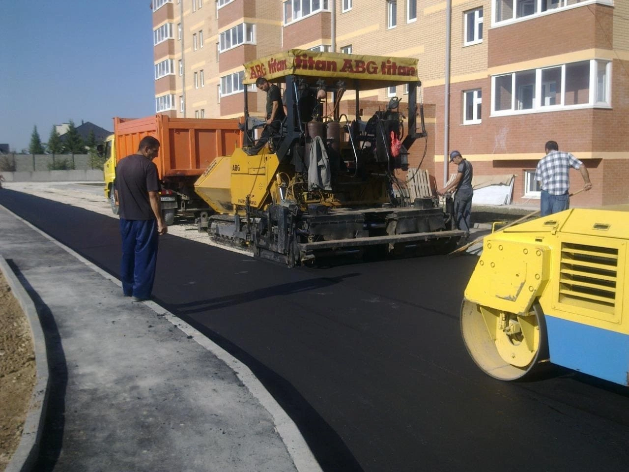 укладка тротуарной плитки цена