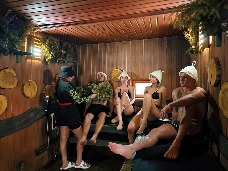 Посетить 5 тематических бань