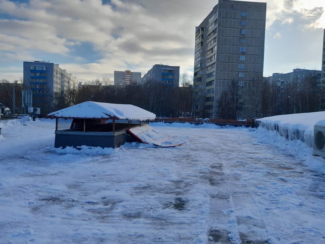 очистка крыш от снега и наледи	