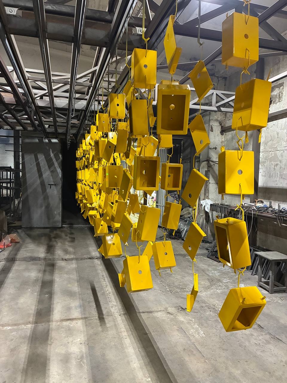 Сварка ворот из профильной трубы. Цены за работу в МеталлоДомНСК. Ремонт, изготовление и монтаж