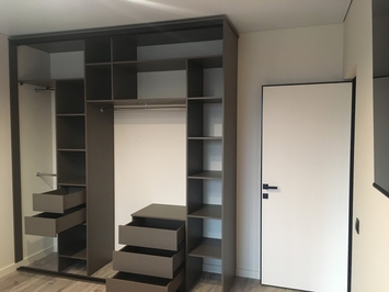 Шкаф купе на заказ в Екатеринбурге Art. hi-tech-kupe 01-777-05