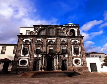 Екскурсії на Азорах з україномовним гідом