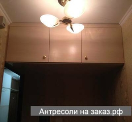Фотография №21 Антресоль над дверью с дверцами ЛДСП