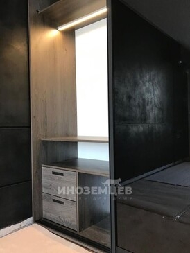 Компактный шкаф-купе в прихожую