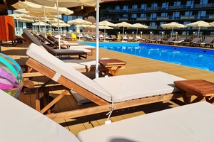 Spa&Camp детский лагерь бассейн с подогревом, оборудованный навесами 