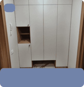 Прихожая с открытыми полками