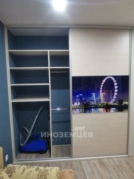 Внутреннее наполнение шкафа-купе для двоих детей из ЛДСП Egger
