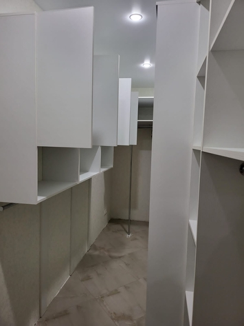 Шкафы-купе "Хай тек купе" на заказ Арт. UG1-77-888-0454
