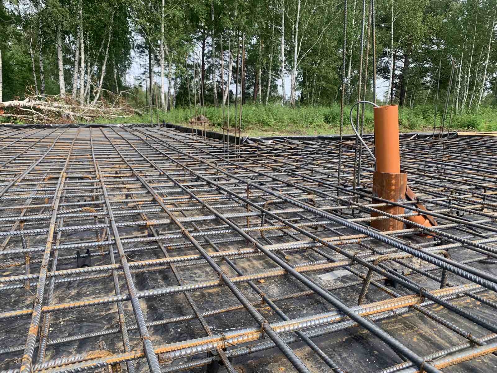 Фотографии в процессе выполнения работ по строительству фундамента