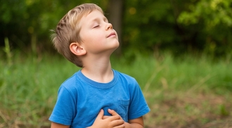 Упражнения для диафрагмального дыхания у детей: игра с ватным мячиком, бабочкой и свечой