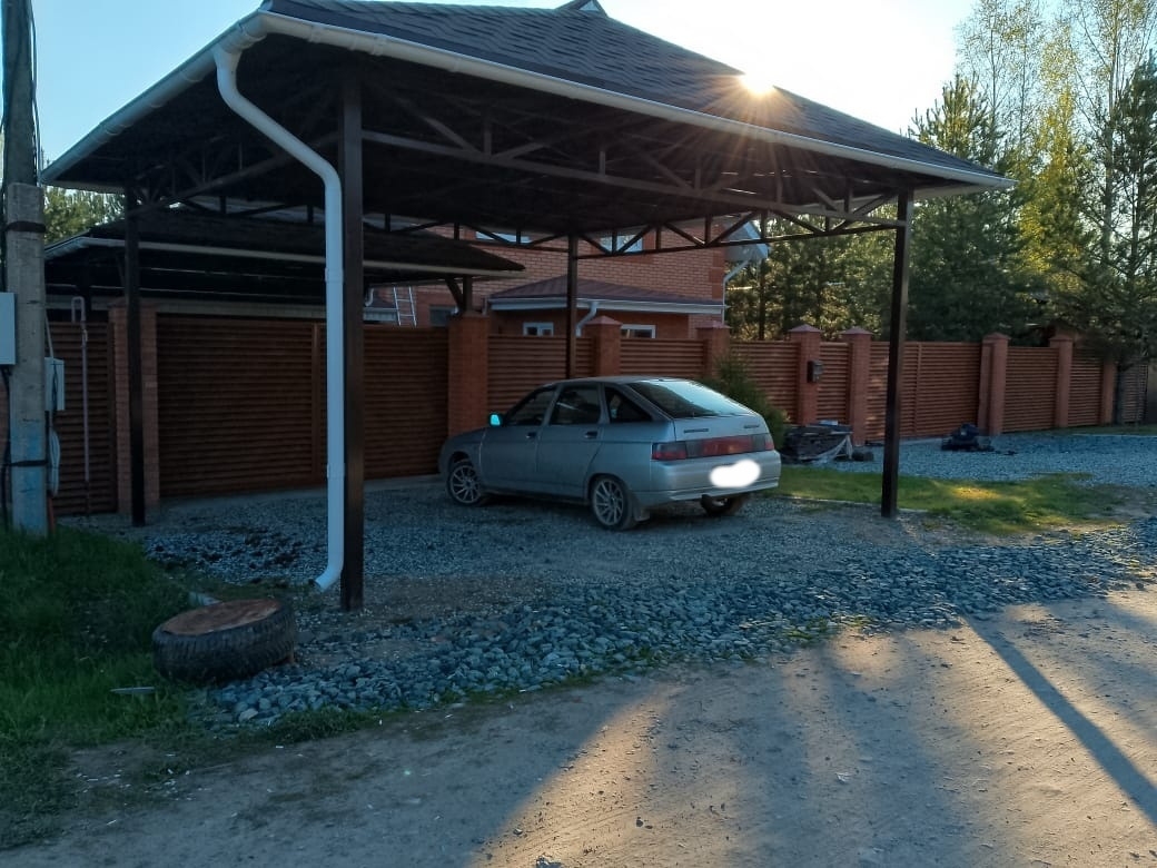 Изготовление и установка навеса для автомобиля из металлочерепицы в Уфимском районе от АктивСтрой