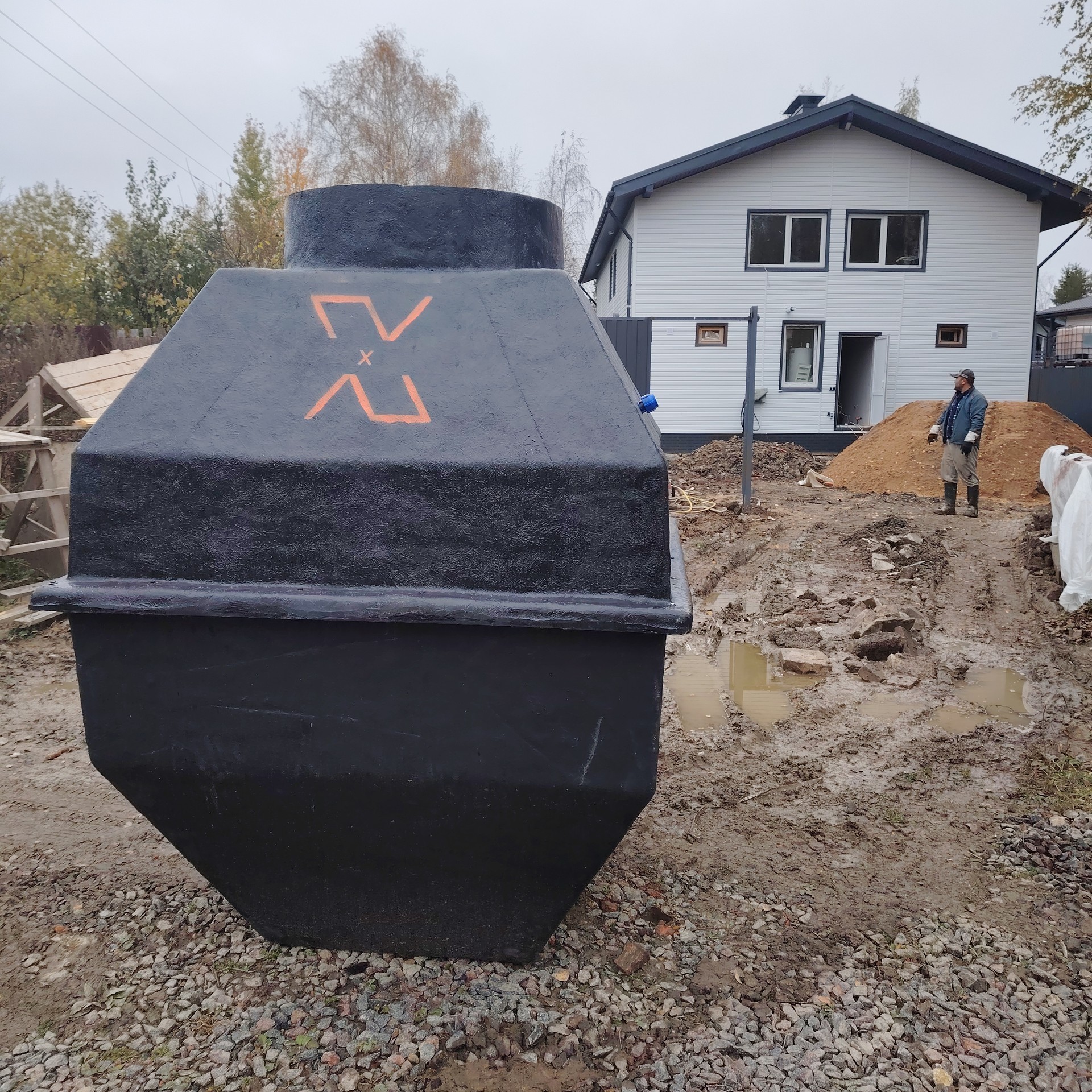"Биокомпозит" - производство септиков-"ИКС" в Ленинградской области. 