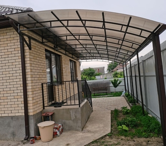 Изготовление и установка примыкающего навеса к дому в Уфе, Уфимском районе от АктивСтрой