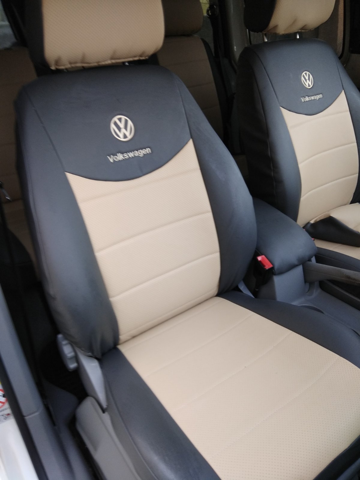 Чехлы на сиденья Volkswagen Passat из экокожи с рисунком «центр полосы»