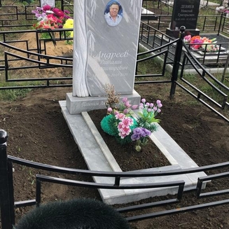 заказать памятник в Саратове на могилу 