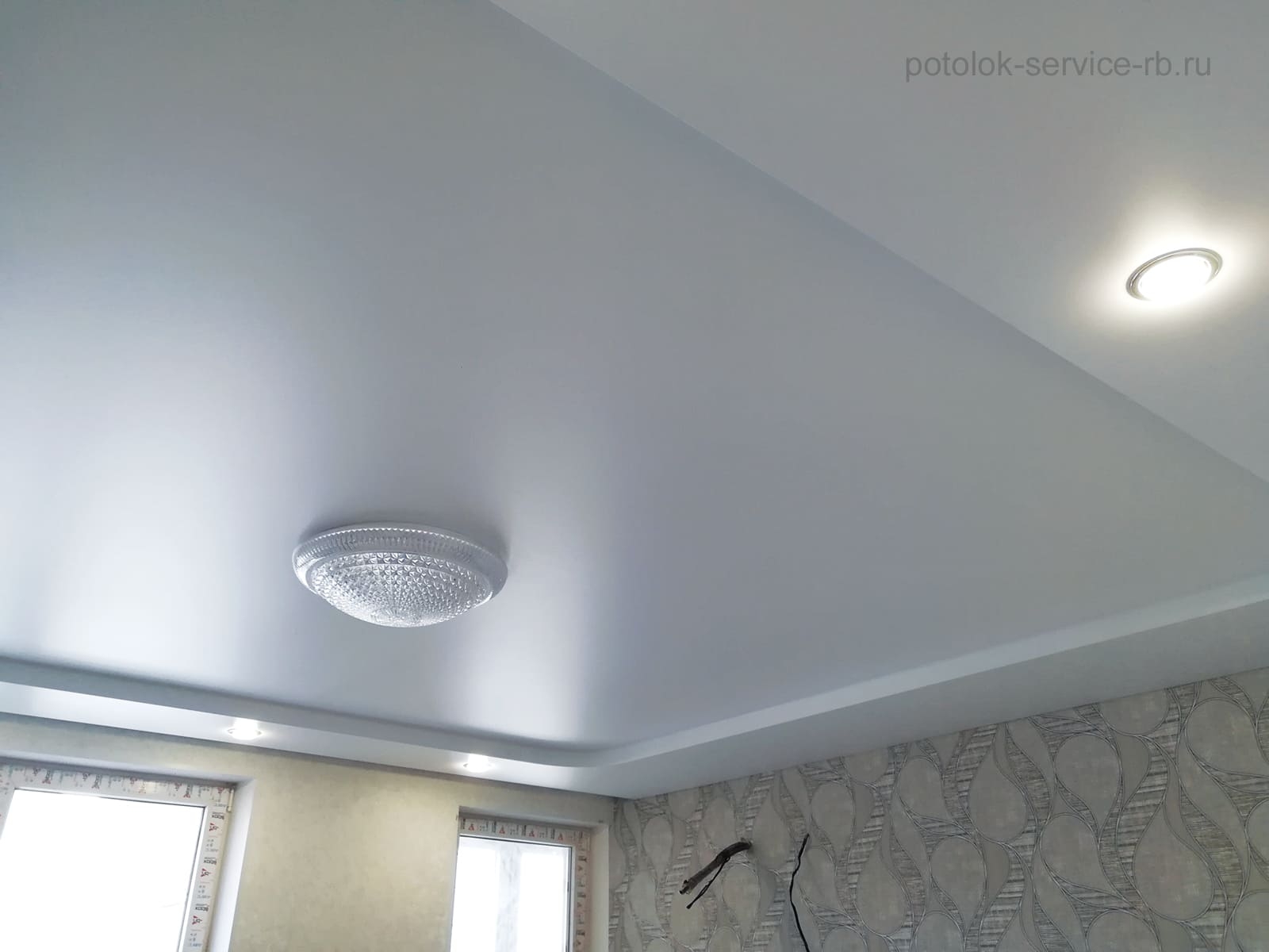 Двухуровневый натяжной потолок