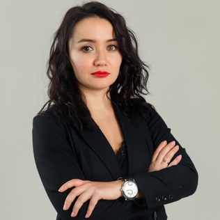 Айгуль Султанова