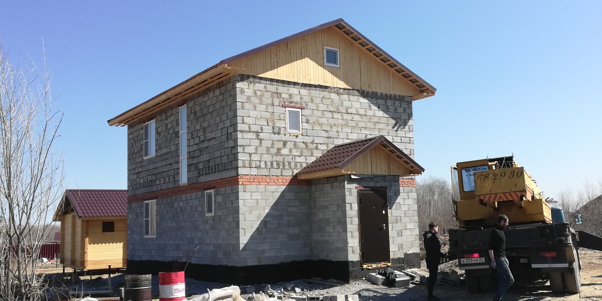 Двухэтажный дом общей площадью: 90,8 м2 Дата начала строительства: 09.2020