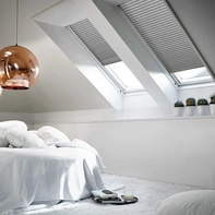 Шторы плиссе на окна потолочные блэкаут