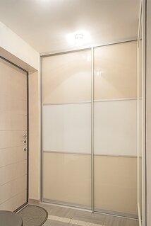 Встроенный двухдверный шкаф купе двери оракал