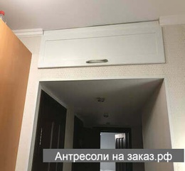 Фотография №5 Антресоль с дверцей механизм открывания газлифт цвет белый 