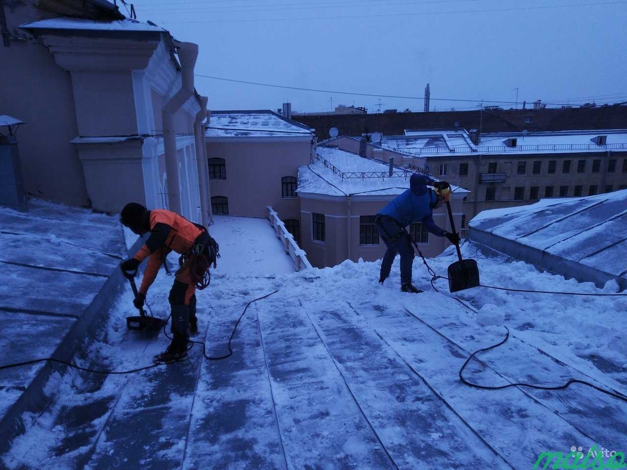 очистка крыш зданий снега льда	