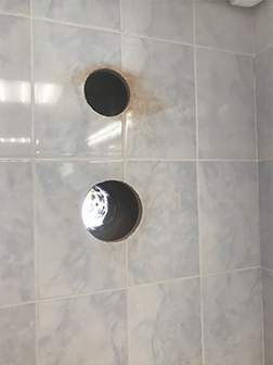 отверстие для приточного клапана в стене