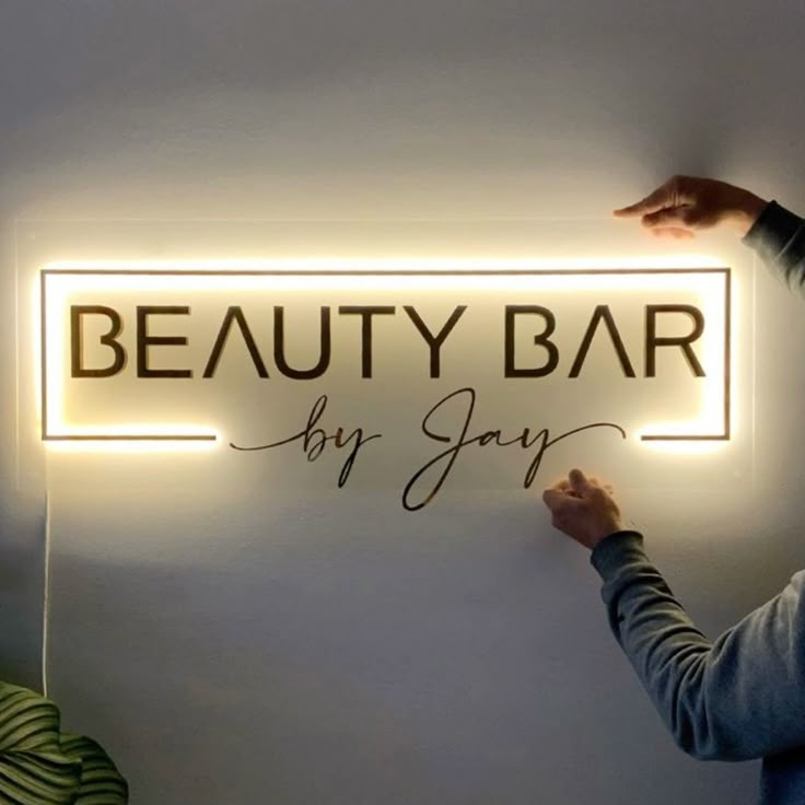 Вывеска с тёплым свечением 