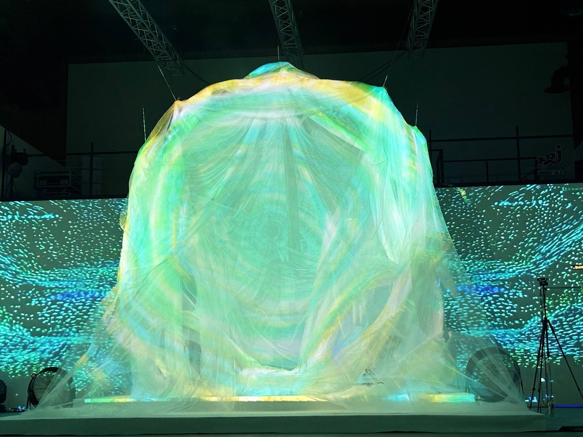 Монтаж выстовочных композиций 