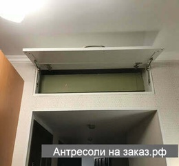 Фотография №6 Антресоль с дверцей механизм открывания газлифт цвет белый открытая