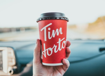 Заказать бумажные с печатью логотипа 